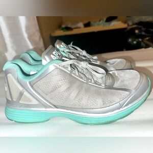 Womens APL Windchill Gray Silver Athletic Training Shoes Sneakers Size 8.5